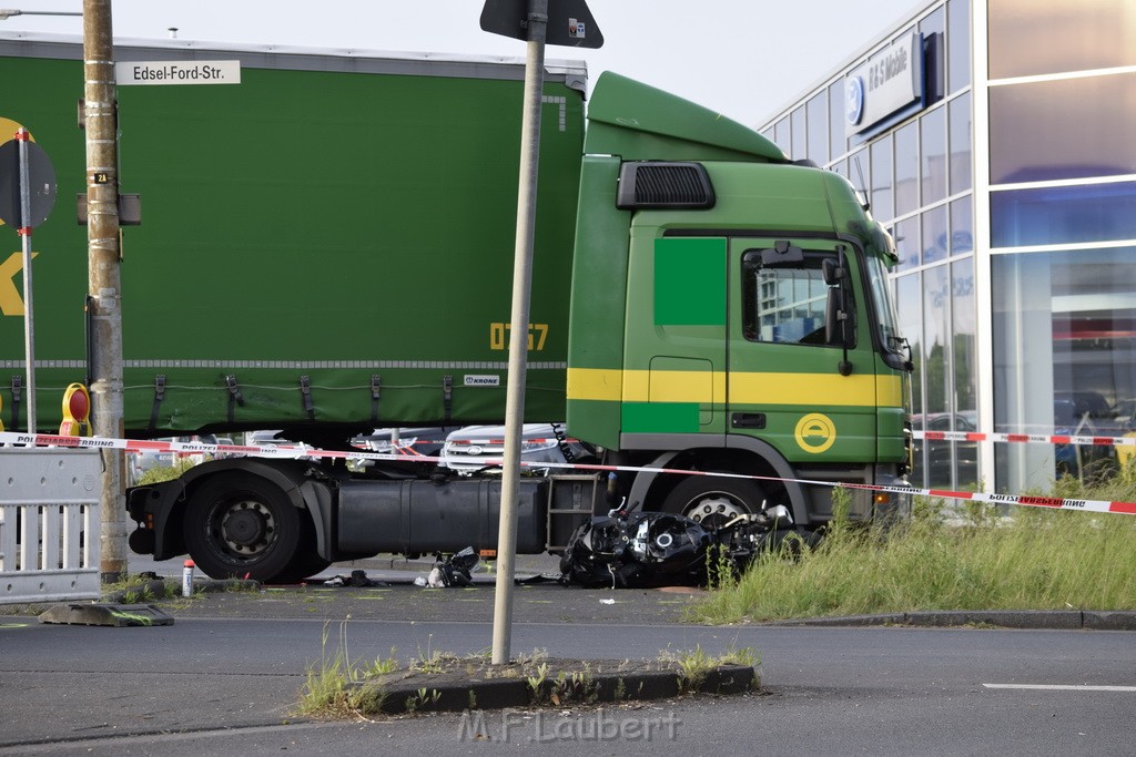 Schwerer Motorrad Unfall Feldkassel Robert Boschstr Edsel Fordstr P043.JPG - Miklos Laubert